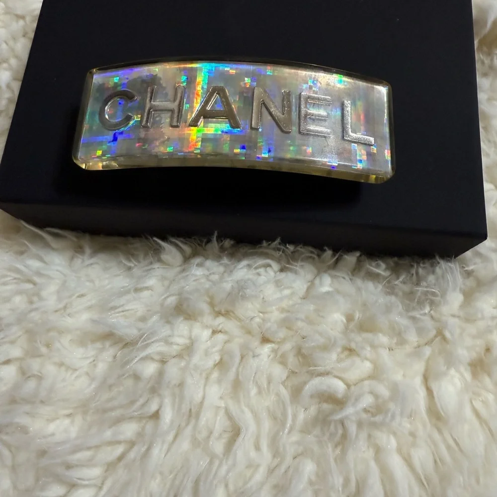 Chanel Iridescent Hair Clip - Picture 6 of 13